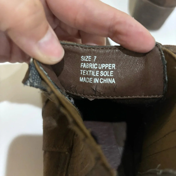 Volatile Brown Low Cut Boots Size 7 - Picture 5 of 9